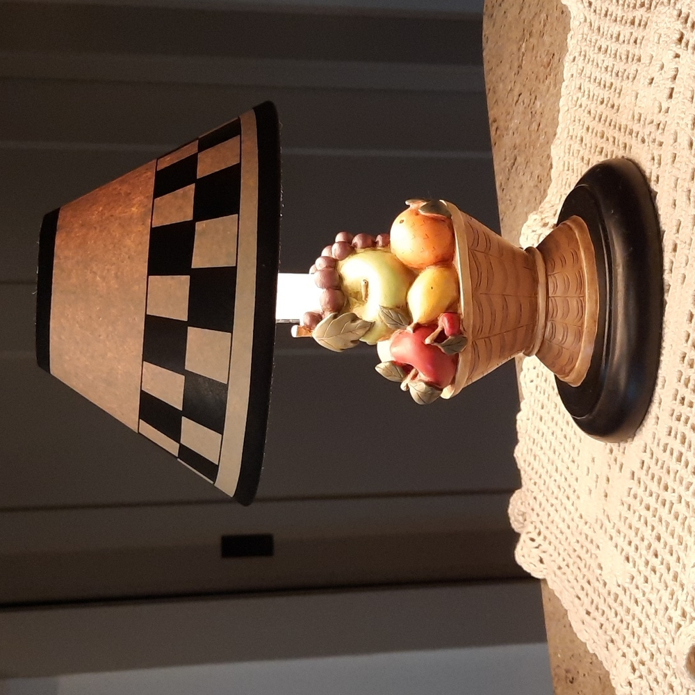 Warren Kimble 10.5" fruit lamp